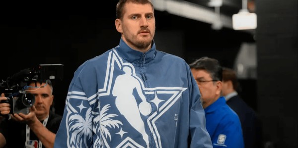 不白挨骂！全明星合砍2分后 约基奇单节19分东契奇17+4