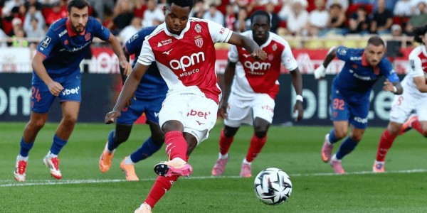 巴萨捡到宝！法蒂在法甲涅槃重生，英超球队排队求购！